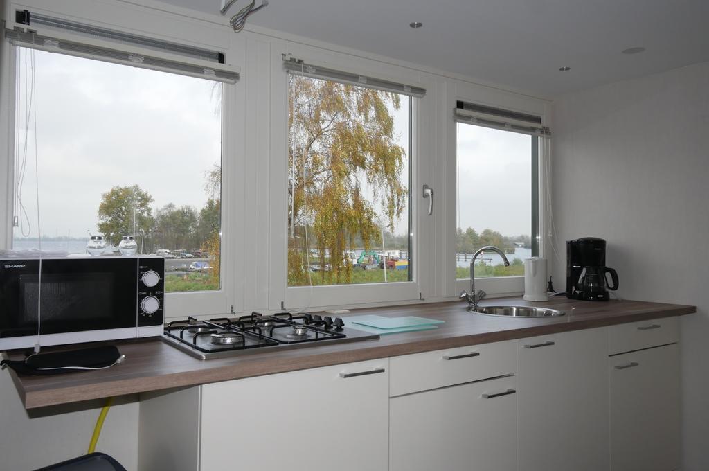 Visserslust - Woonboten & Appartementen Vinkeveen Habitación foto